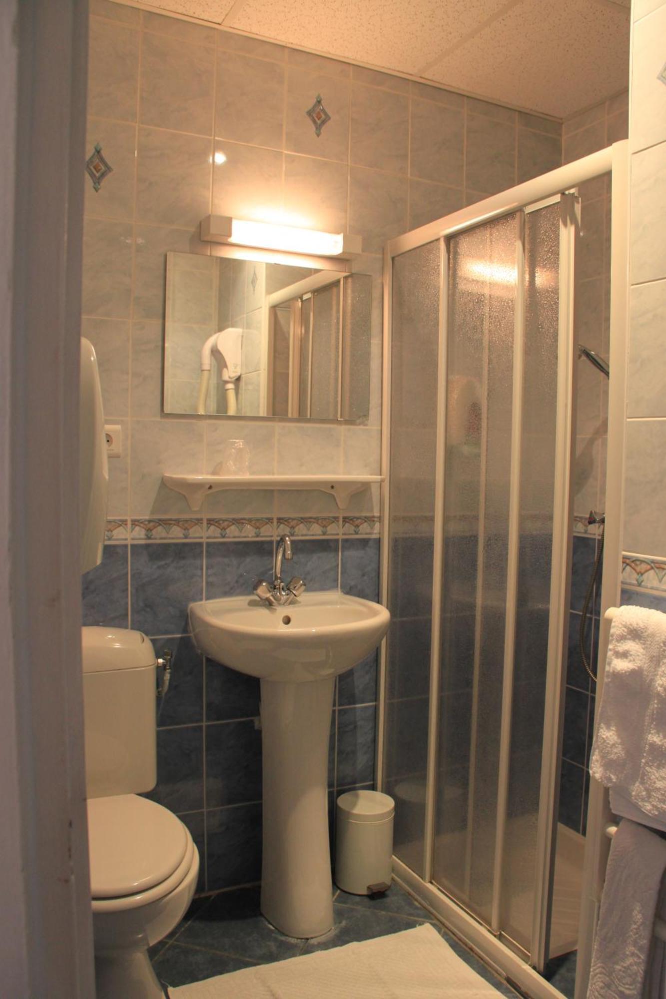 Hotel Acapulco Лурд Екстериор снимка