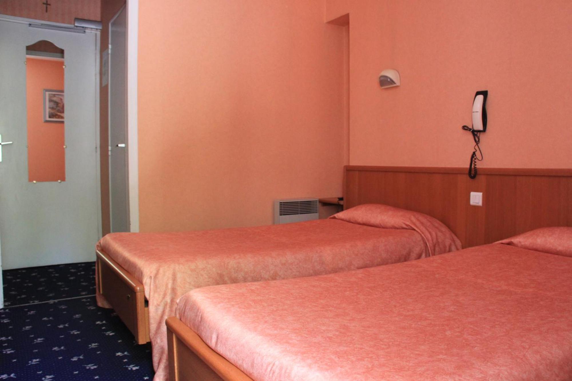 Hotel Acapulco Лурд Екстериор снимка