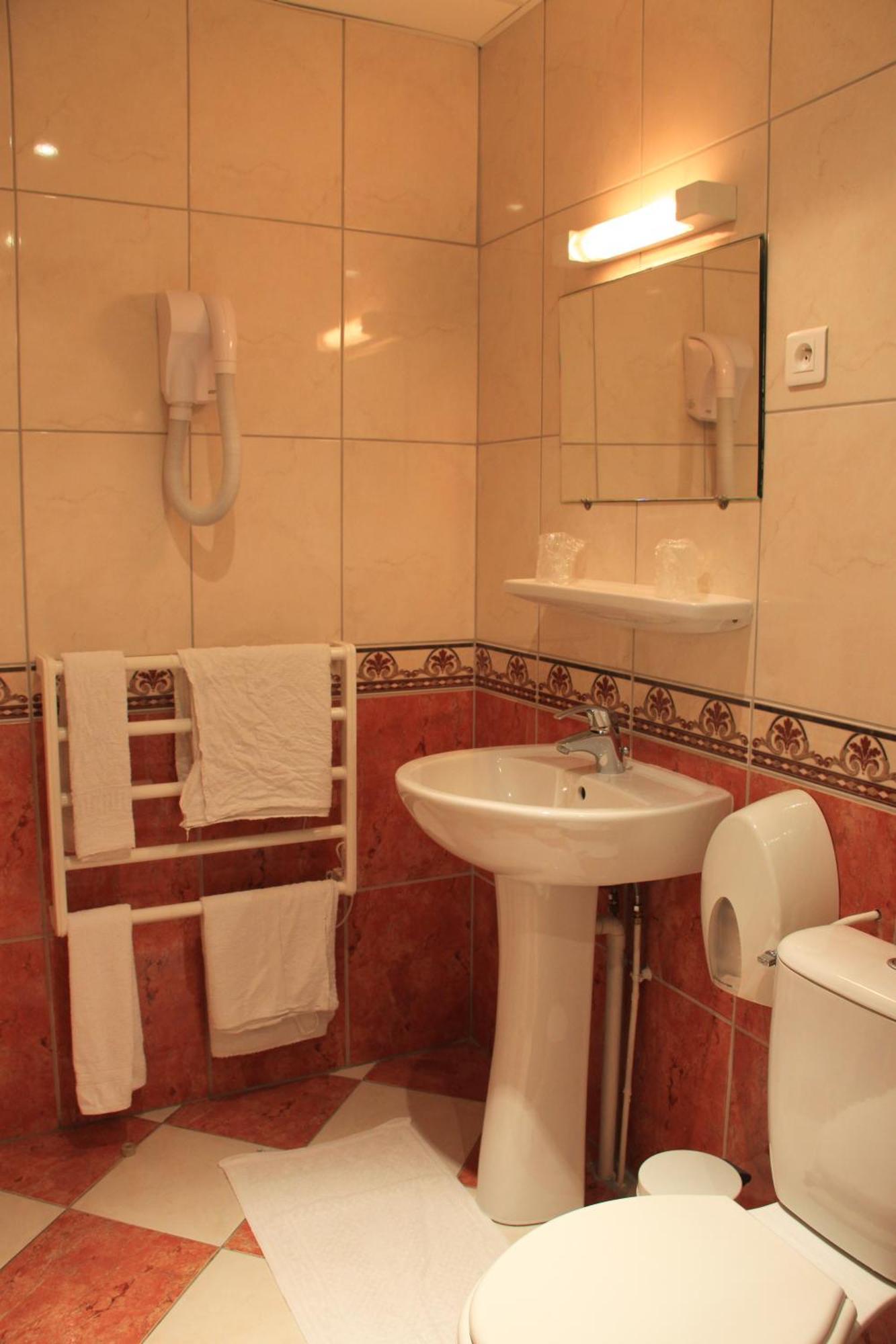 Hotel Acapulco Лурд Екстериор снимка