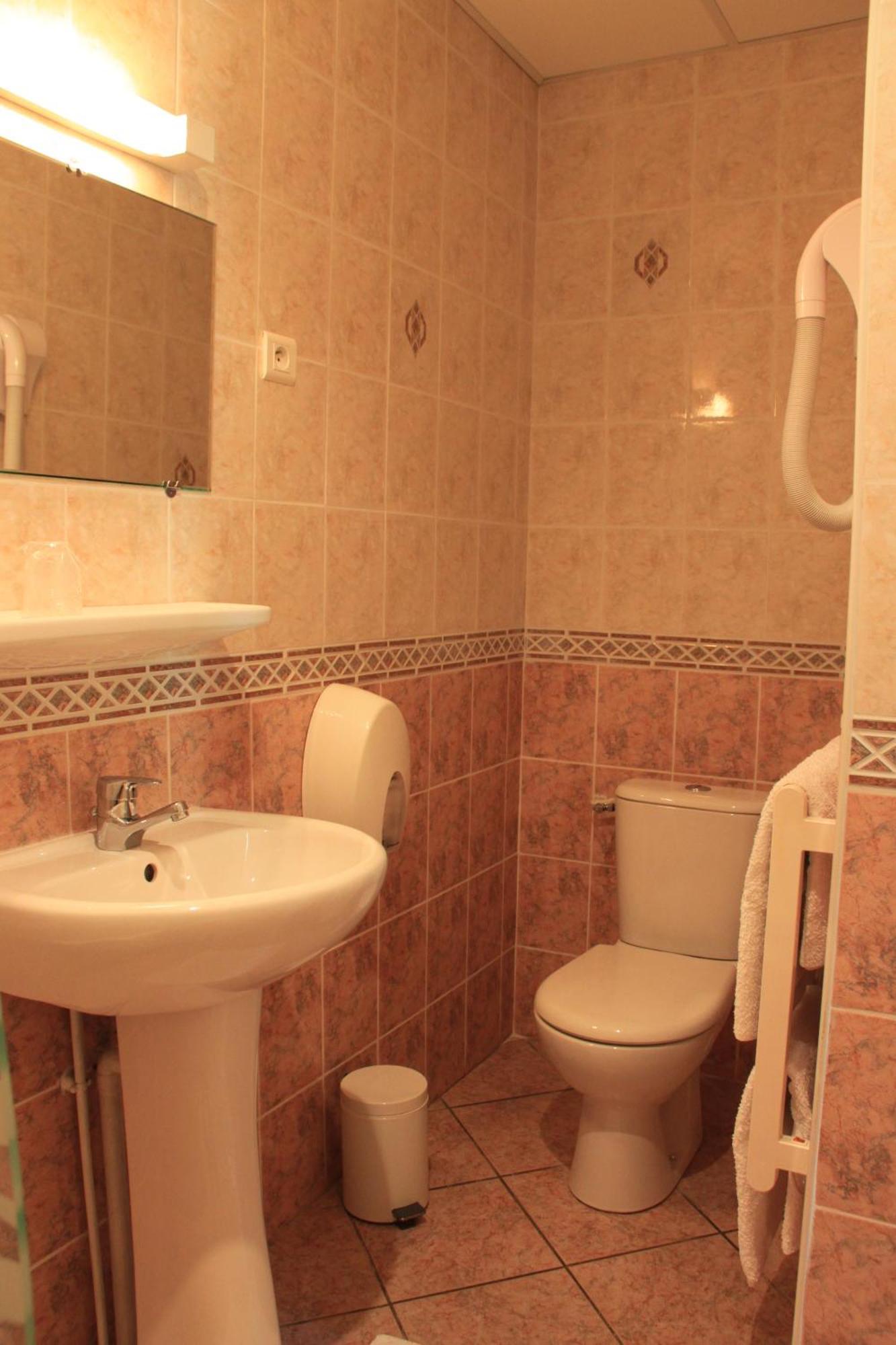 Hotel Acapulco Лурд Екстериор снимка